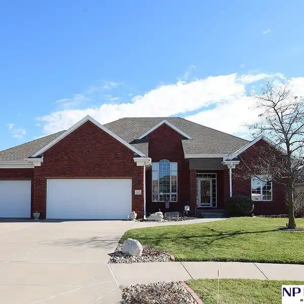 IMMACULATE ONE-OWNER RANCH HOME