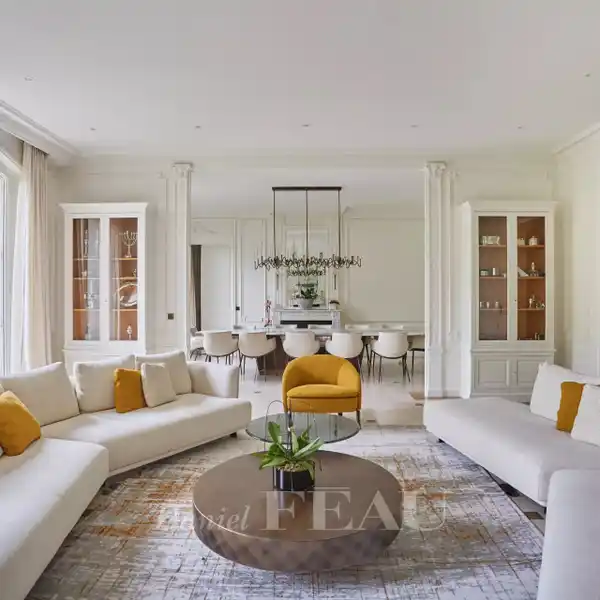 PALATIAL FIVE BEDROOM PARIS HOME