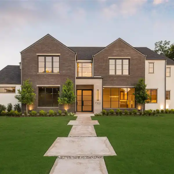 NEW HOME BLENDING ARCHITECTURAL PRECISION WITH EVERYDAY COMFORT