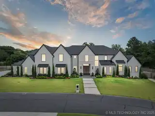 Sleek Contemporary Estate Designed to Impress