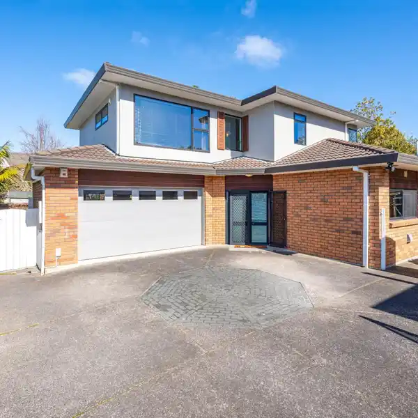 BEAUTIFUL LOW-MAINTENANCE HOME BEHIND  GATED ENTRY