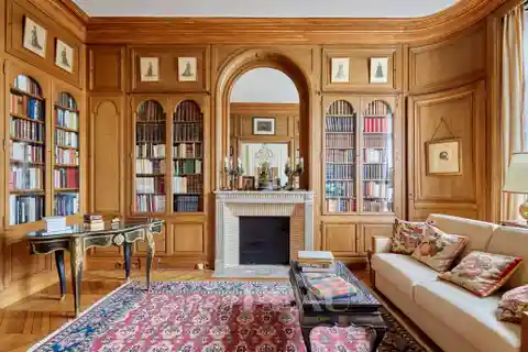 Exceptional Apartment in a Haussmannian Building