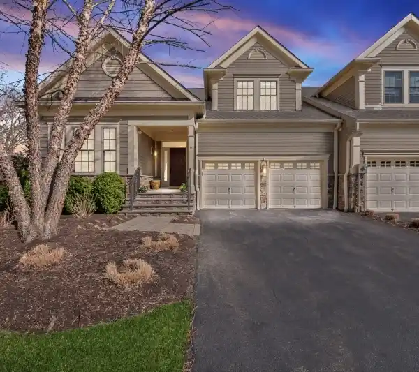 MAGNIFICENT MIRANDY END TOWNHOUSE