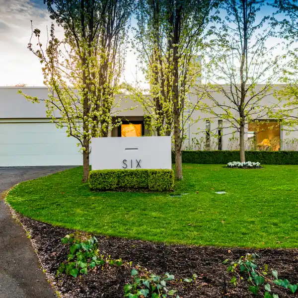 TIMELESS SOPHISTICATION WITH MODERN EASE