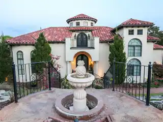 Mediterranean-style Showcase at the Entrance to Signal Hill
