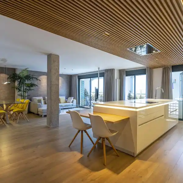 EXCLUSIVE LUXURY APARTMENT