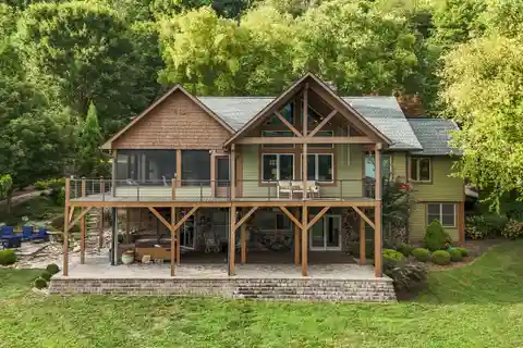 Masterfully Crafted Lakefront Retreat