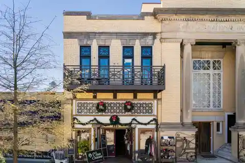 Charming Historic Upper Floor Downtown Condo