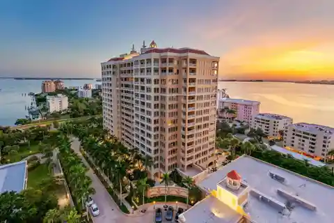 Fabulous Ritz-Carlton Tower Residence