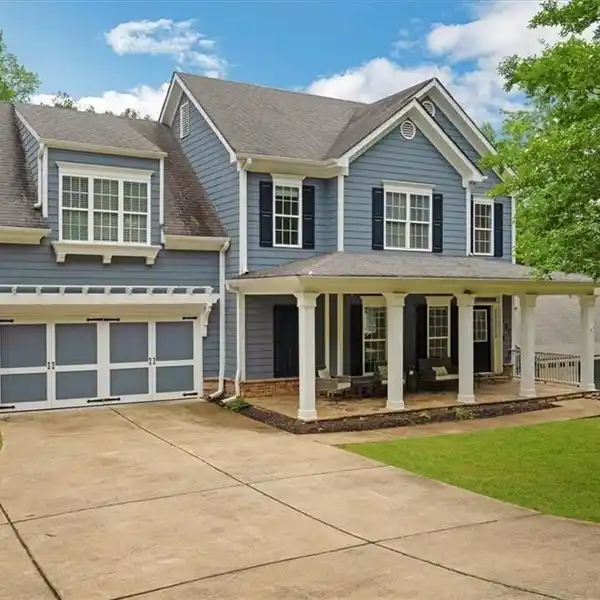 EXCEPTIONAL LAKEFRONT HOME ON A FLAT LOT