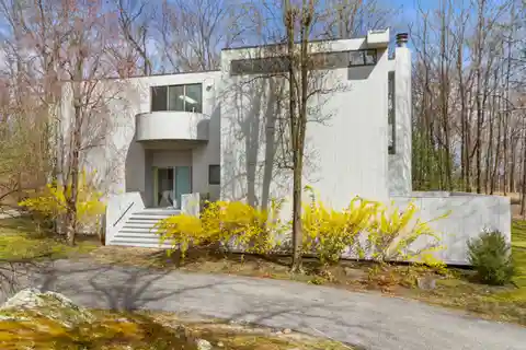Contemporary Four-bedroom House