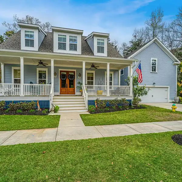 PEACEFUL LOWCOUNTRY RETREAT IN A WATERFRONT COMMUNITY