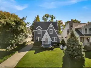 Completely Renovated Beachcliff One Colonial