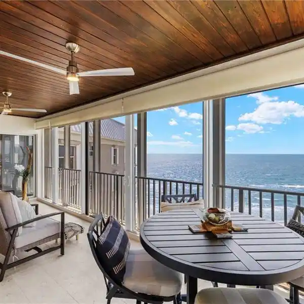 PENTHOUSE END UNIT WITH STUNNING VIEWS