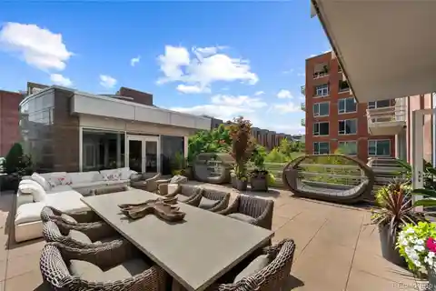 Exquisite Residence in the Coveted Northcreek Flats