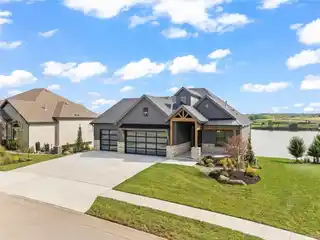 Beautiful Home on the Lake at Creekmoor