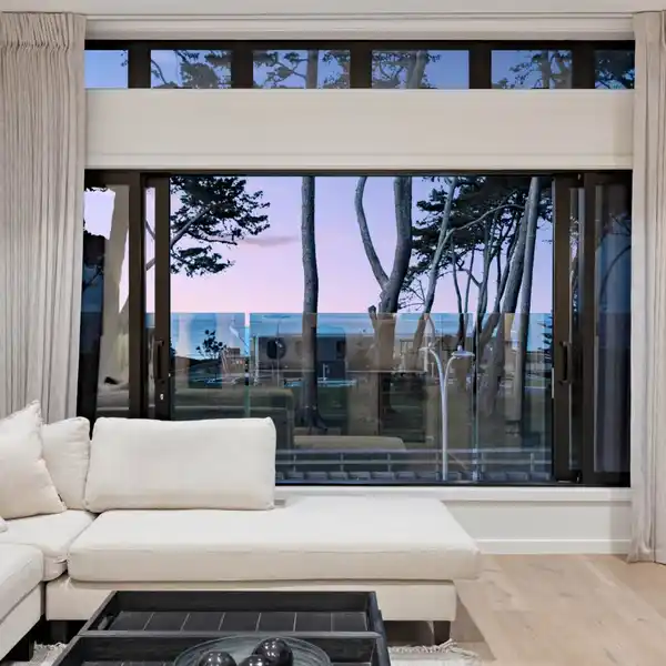 HIGHLY REGARDED BEACHFRONT APARTMENT