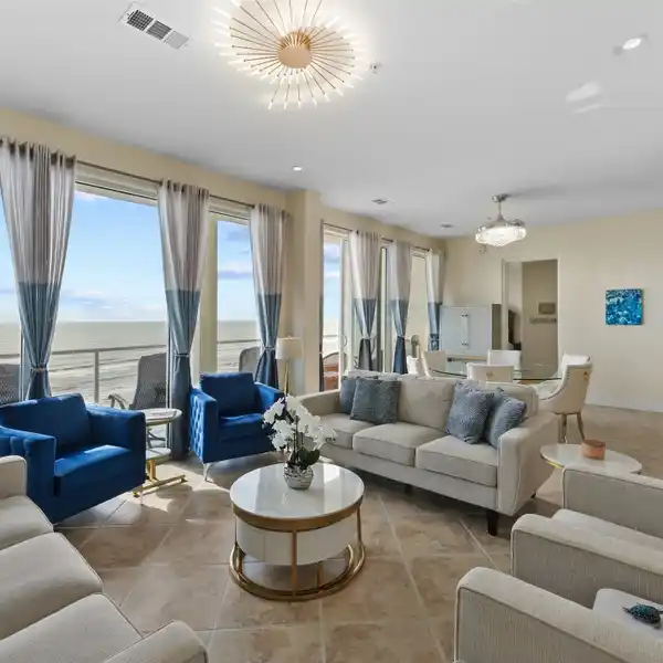 FOUR BEDROOM PENTHOUSE AT DIAMOND BEACH