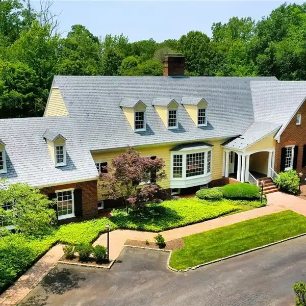 SOMMERWOOD - AN EXTRAORDINARY RETREAT IN THE CITY