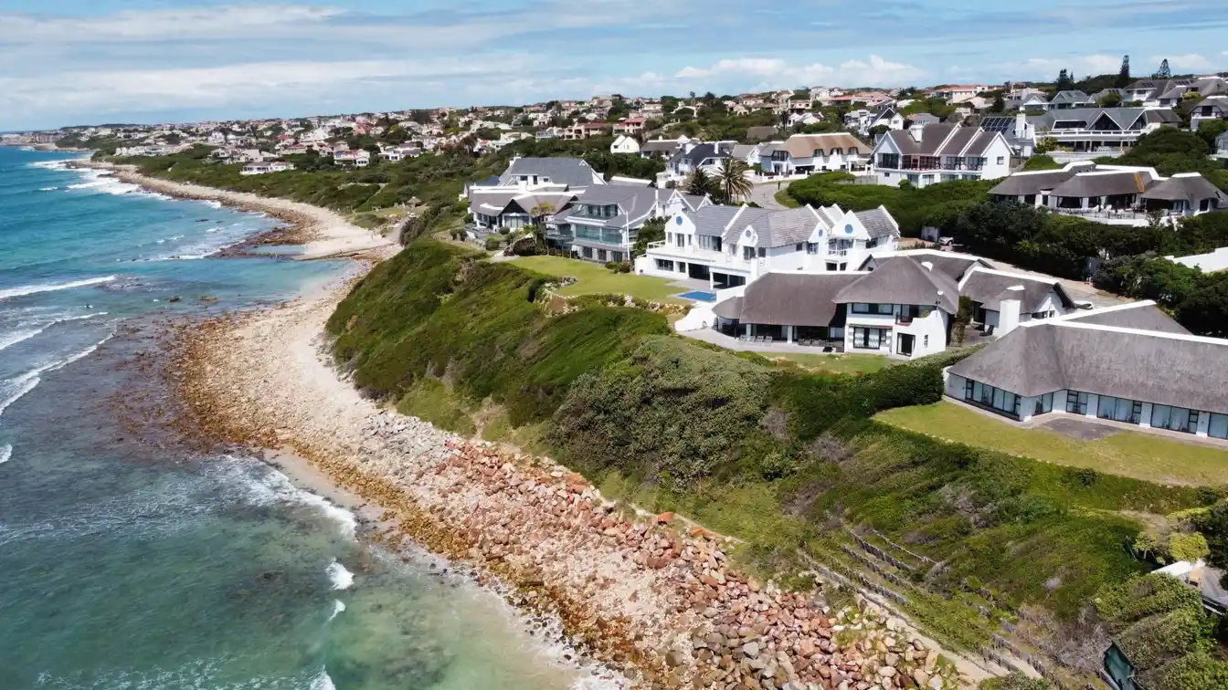 Elevated Property with Breathtaking Ocean Views