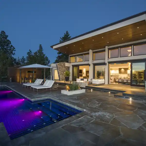 SPECTACULAR PRIVATE ESTATE HOME ON 2.05 ACRES