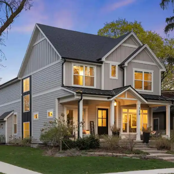 MODERN LUXURY MEETS UNRIVALED CONVENIENCE IN NAPERVILLE