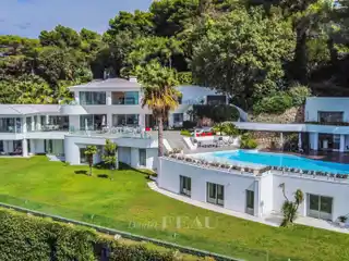 Exceptional Property in an Elevated Setting