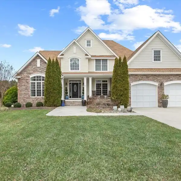 CLASSIC STONE EXTERIOR MEETS MODERN COMFORT