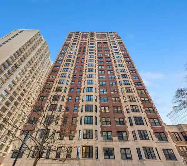 GRAND AND GRACIOUS LIVING AT THE EDDYSTONE