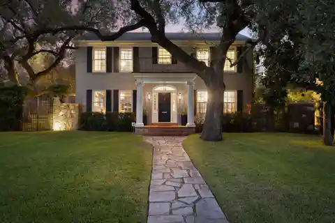 Timeless Colonial Elegance in Tarrytown