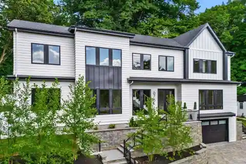 Meticulously Crafted Luxury Residence