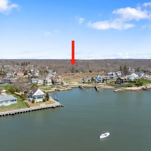 ELEGANCE AND TRANQUILITY IN STONY CREEK