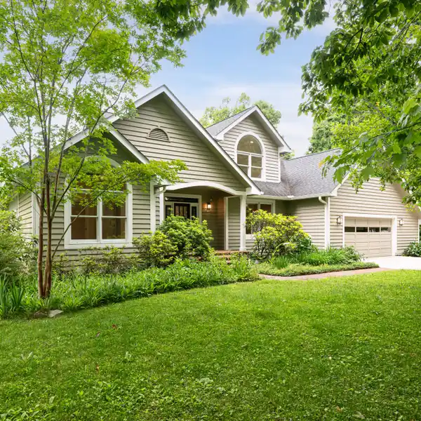 EXCEPTIONAL 8.72-ACRE PROPERTY