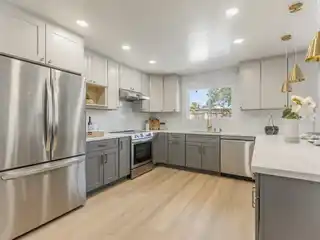 Inviting Sanctuary in a Picturesque Neighborhood