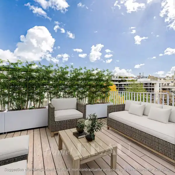 BRIGHT AND OPEN APARTMENT IN CENTRAL LOCATION