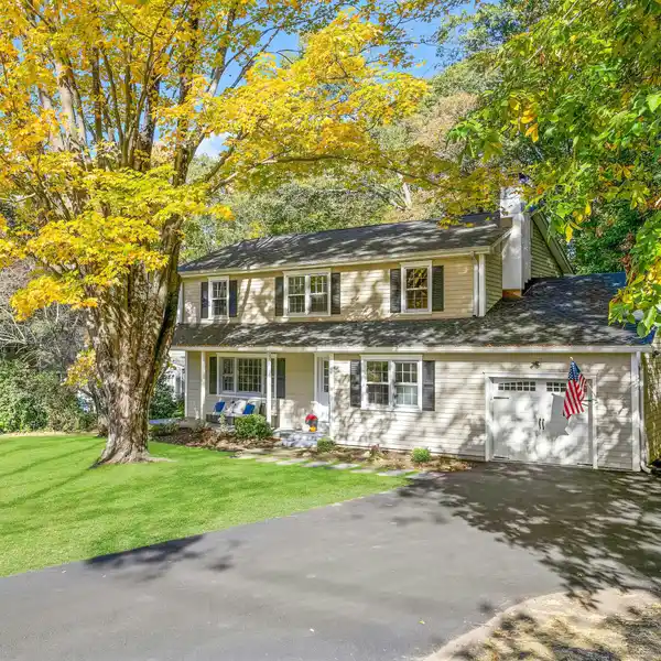 FRESHLY RENOVATED COMFORT ON A QUIET CUL-DE-SAC