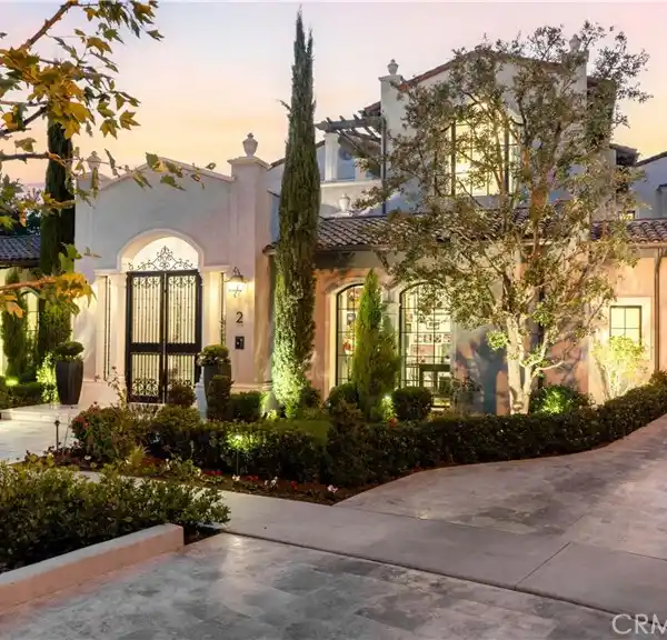 BREATHTAKING CUSTOM HOME WITH PANORAMIC VIEWS
