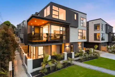 Spacious Residence Positioned for Both Convenience and Lifestyle