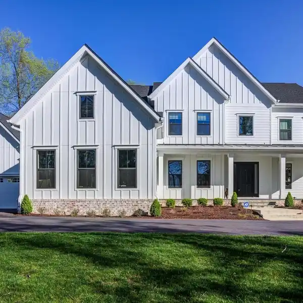 CUSTOM CONTEMPORARY OASIS AT A GREAT PRICE
