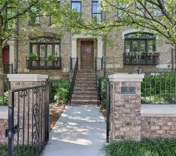 THE EXQUISITE BROWNSTONES AT HONOUR