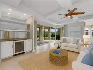 First Floor Coach Home in Prestigious Vineyards