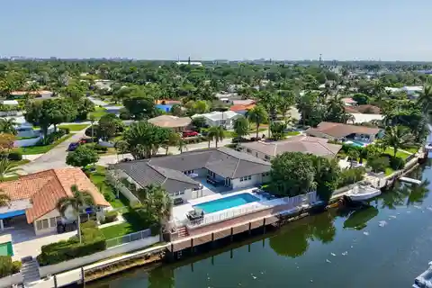 Luxurious Lighthouse Point Boater’s Paradise