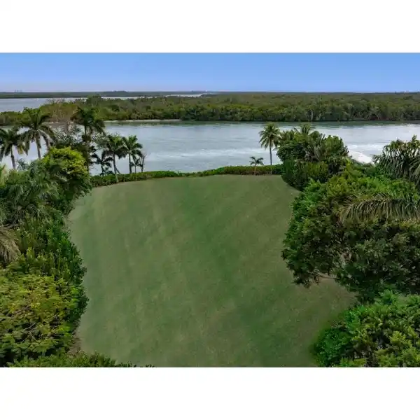 THE MOST DESIRABLE PORT ROYAL PROPERTY