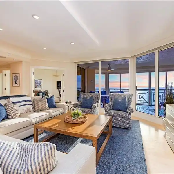 EXQUISITELY UPDATED RESIDENCE AT THE BRITTANY AT PARK SHORE