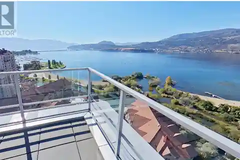 Exquisite Luxury Sub-Penthouse Condo