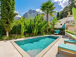 Fantastic Town House with Pool and Garden