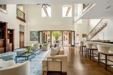 Stunningly Re-imagined Transitional Modern