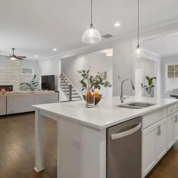 EXCEPTIONAL LOW-MAINTENANCE LUXURY LIVING