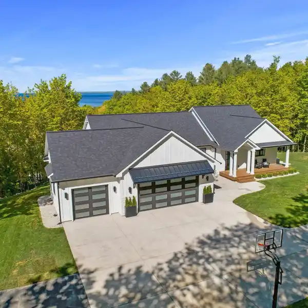 THOUGHTFULLY DESIGNED RANCH-STYLE HOME