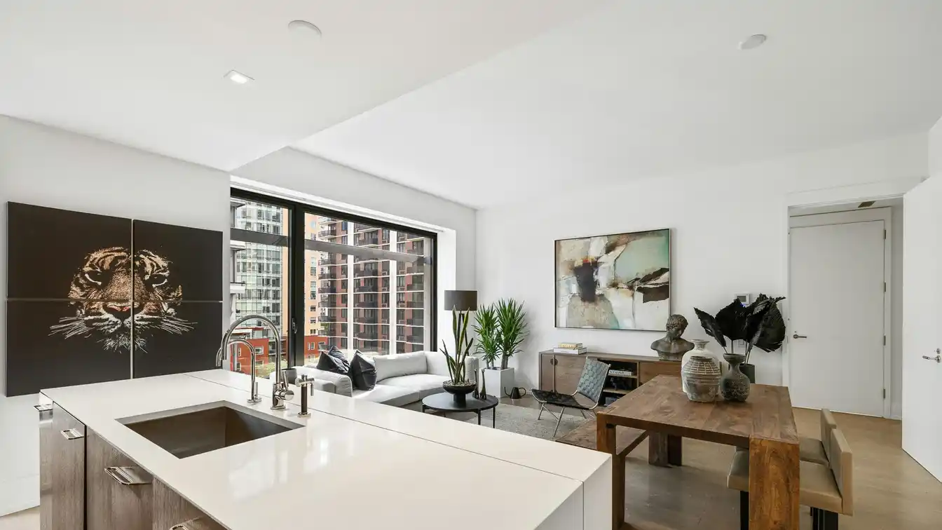 Spacious Double Corner Unit